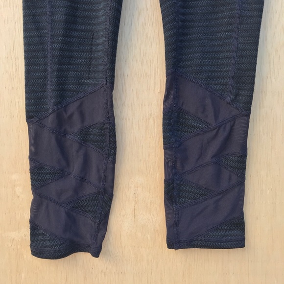 Athleta Jacquared Mantra Mesh High Waist Leggings - Picture 3 of 8